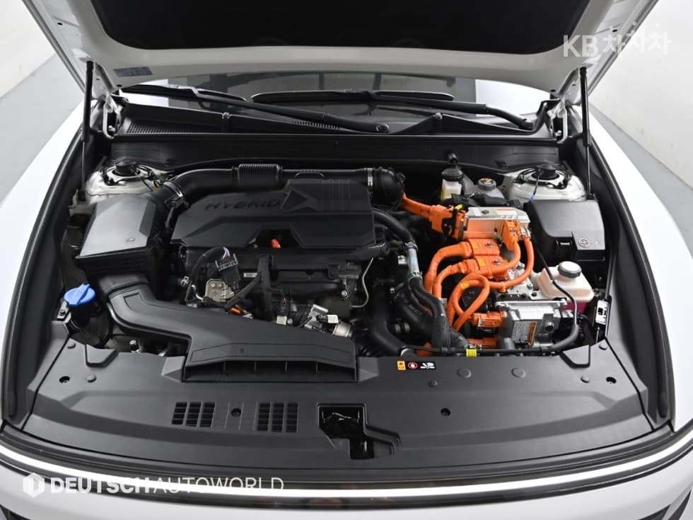 (237of 1095)Hyundai D All New Grandeur Hybrid1.6 Turbo Gasoline Calligraphy Black Exterior - 6