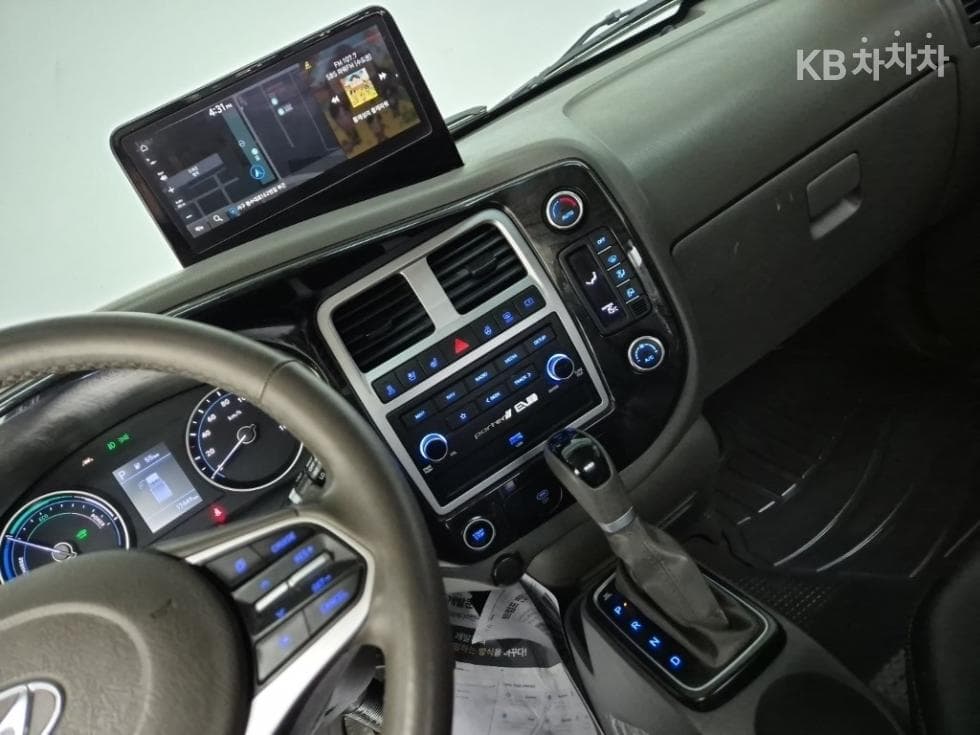 (86new2025)Hyundai Porter2 Electric Supercab Extra Long Axle Premium Special - 9