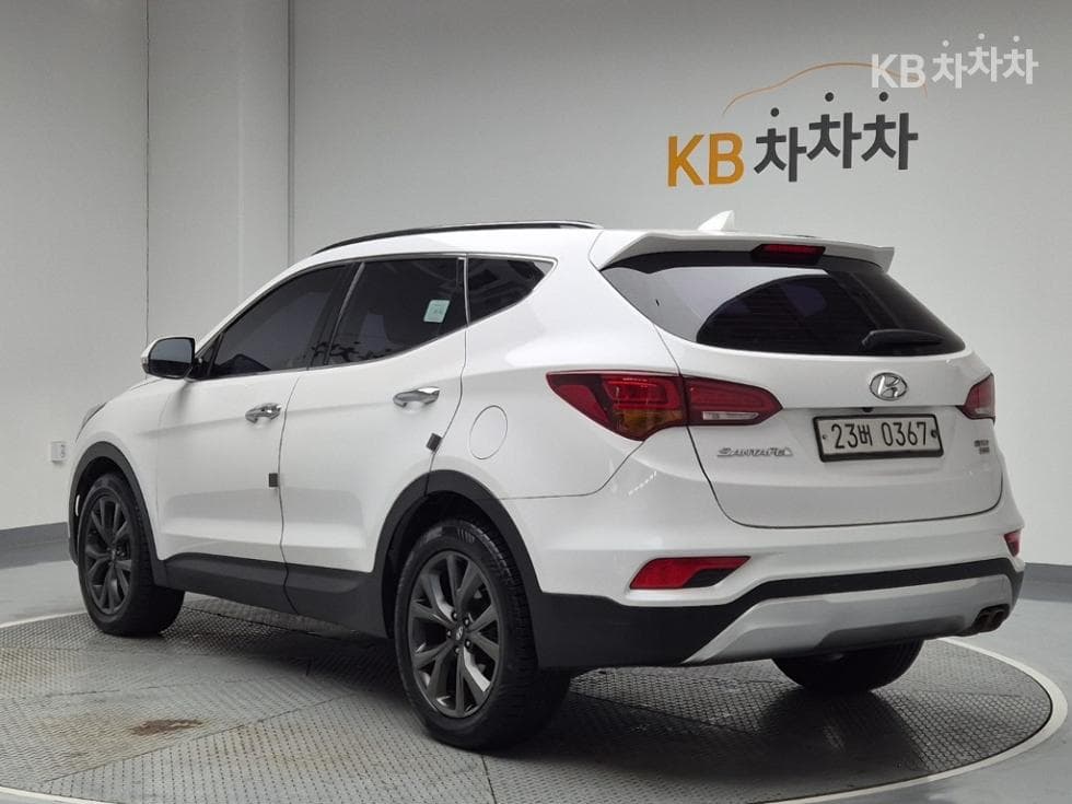 Hyundai Santa Fe The Prime Diesel R2.0 4WD 5-Passenger Exclusive Base - Image 2