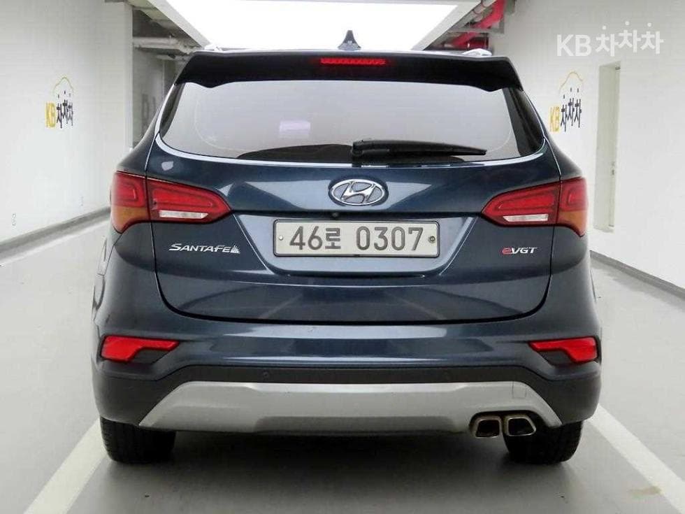 Hyundai Santa Fe The Prime Diesel R2.0 2WD 5-Passenger Exclusive Base - Image 3