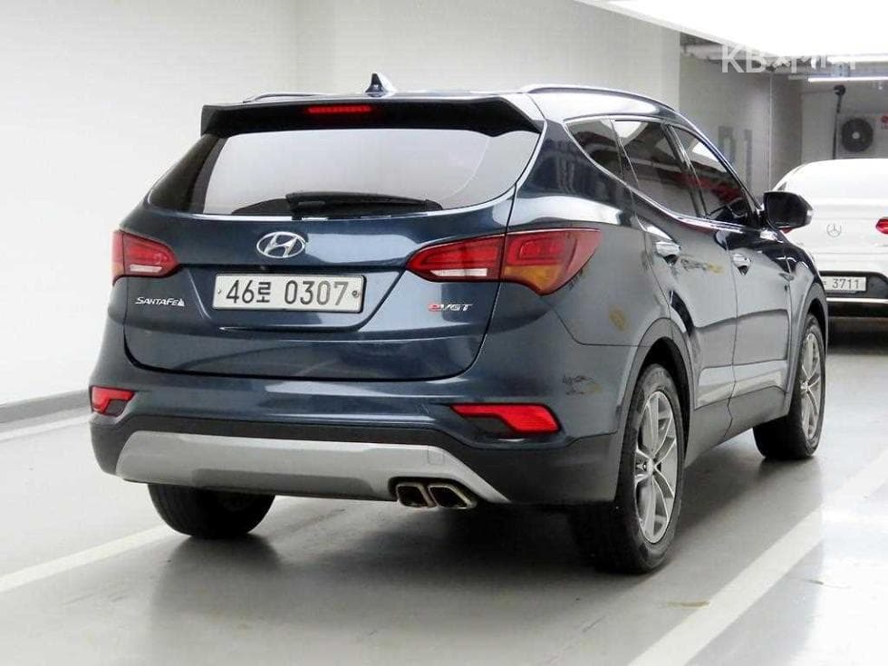 Hyundai Santa Fe The Prime Diesel R2.0 2WD 5-Passenger Exclusive Base - Image 4