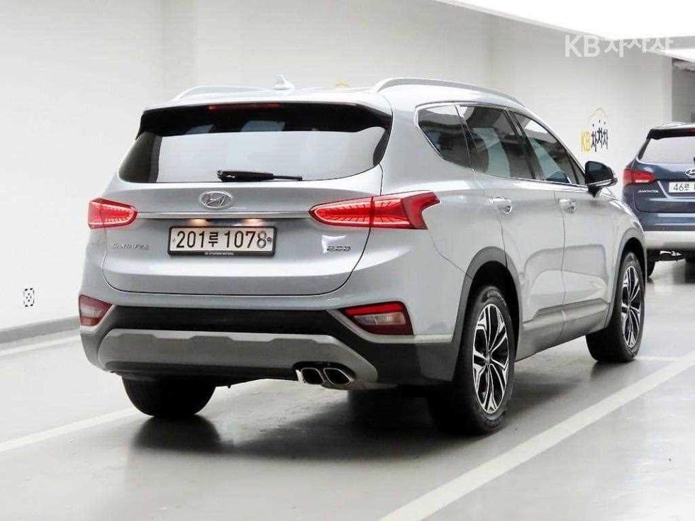 Hyundai Santa Fe TM Diesel 2.0 2WD Exclusive Special - Image 4