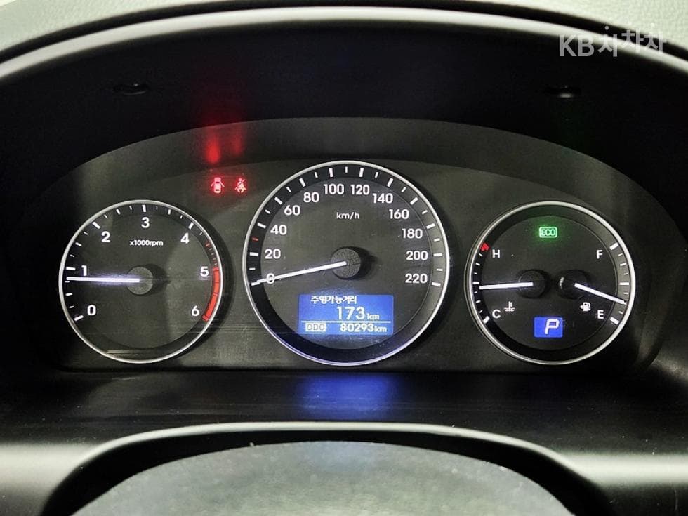 (81mer5628)Hyundai The New Grand Starex Van 5 Passenger Smart - 6