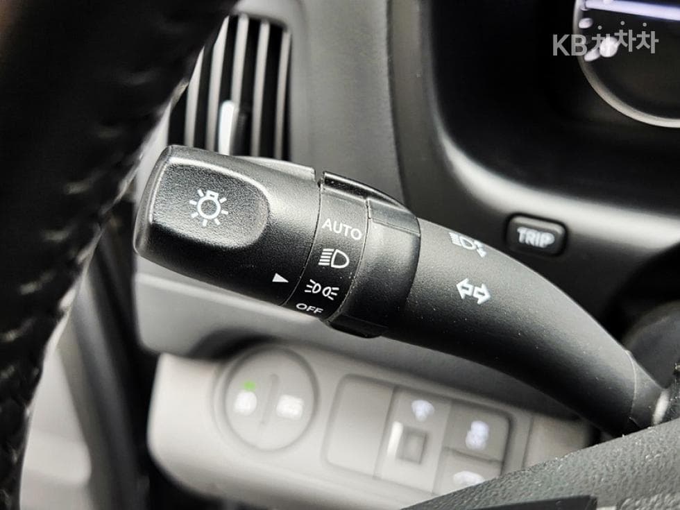 (81mer5628)Hyundai The New Grand Starex Van 5 Passenger Smart - 13