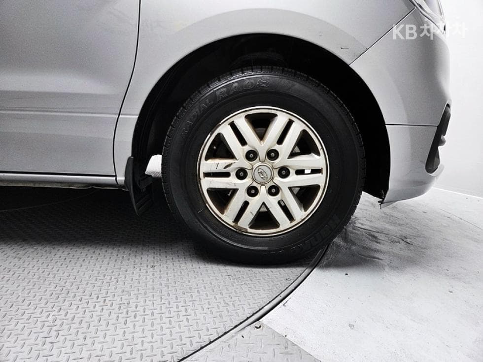 (81mer5628)Hyundai The New Grand Starex Van 5 Passenger Smart - 17