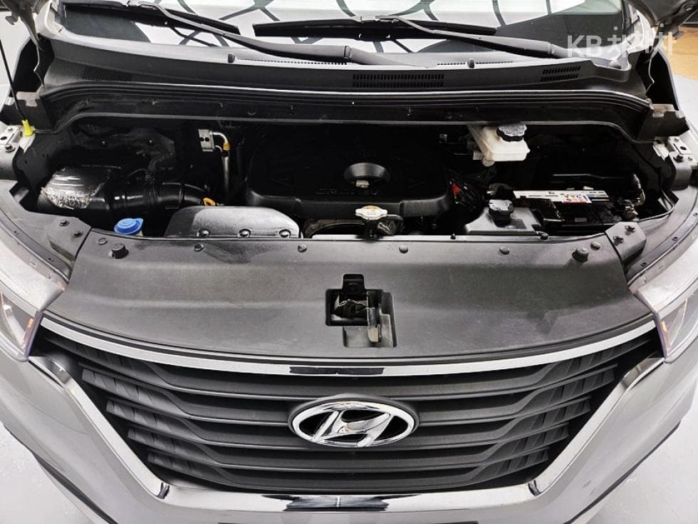 (81mer5628)Hyundai The New Grand Starex Van 5 Passenger Smart - 19