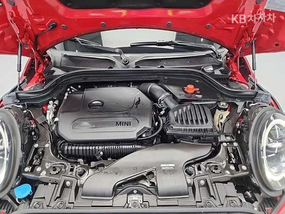 (111N5494)Mini Cooper 5-Door S 2.0 Classic Base - 5