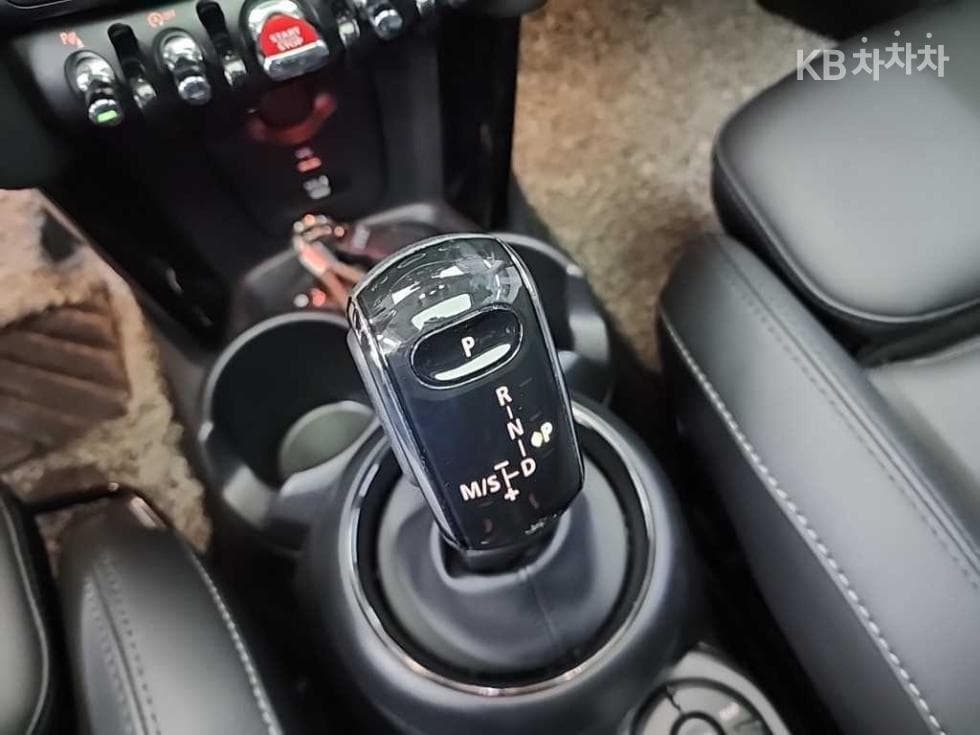 (111N5494)Mini Cooper 5-Door S 2.0 Classic Base - 8