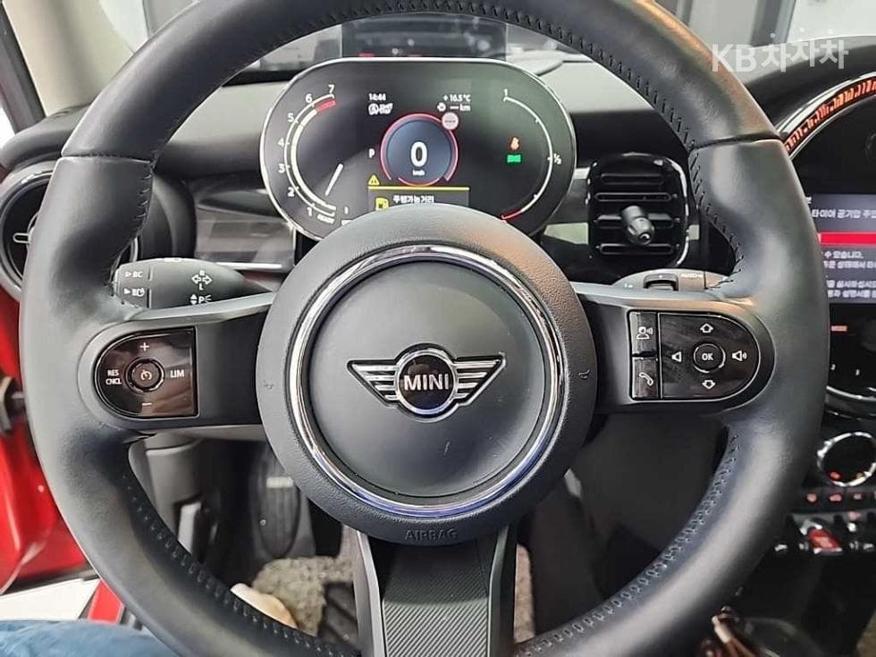 (111N5494)Mini Cooper 5-Door S 2.0 Classic Base - 9