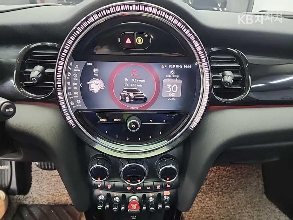 (111N5494)Mini Cooper 5-Door S 2.0 Classic Base - 10