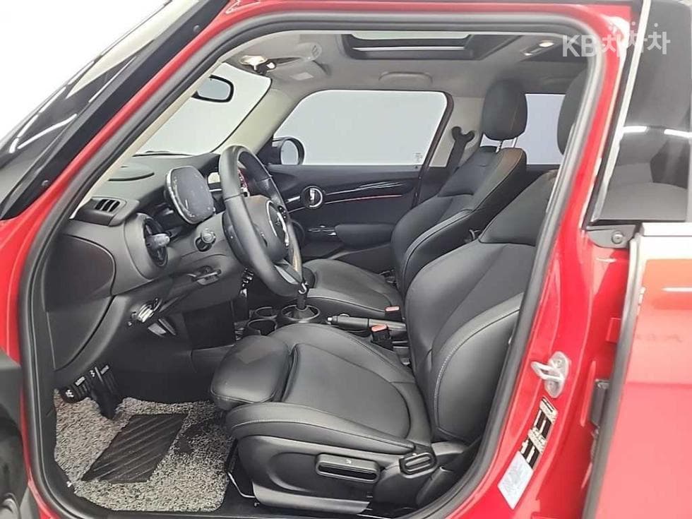 (111N5494)Mini Cooper 5-Door S 2.0 Classic Base - 11