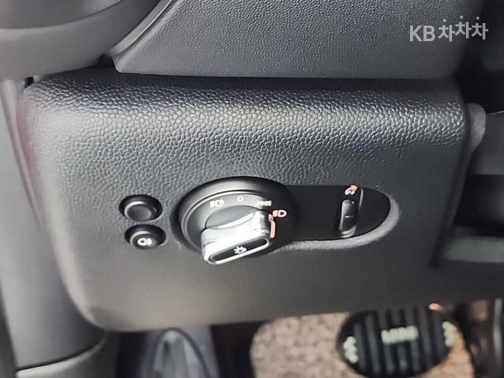 (111N5494)Mini Cooper 5-Door S 2.0 Classic Base - 17