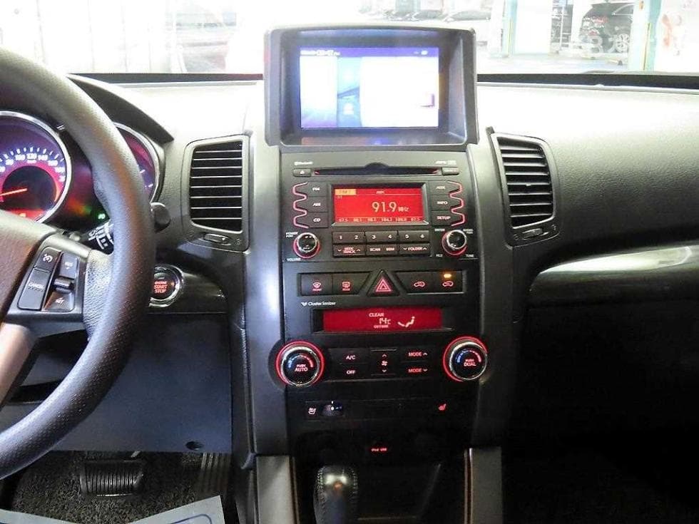 (13Part 5693)Kia SorentoR Diesel 2.0 2WD TLX Top of the Line - 11