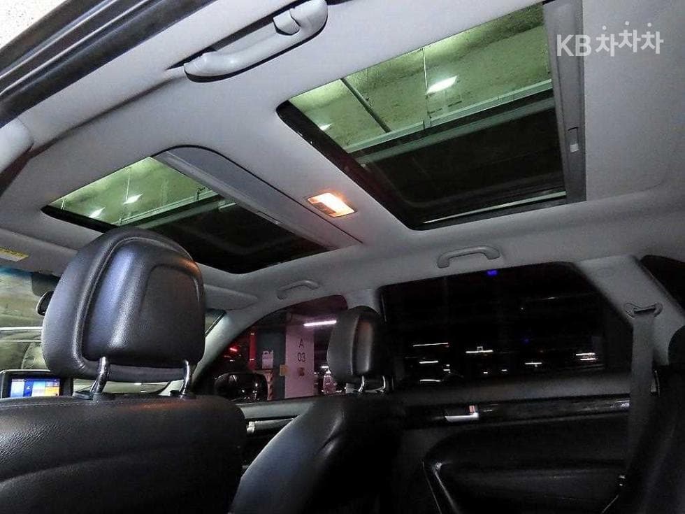 (13Part 5693)Kia SorentoR Diesel 2.0 2WD TLX Top of the Line - 16