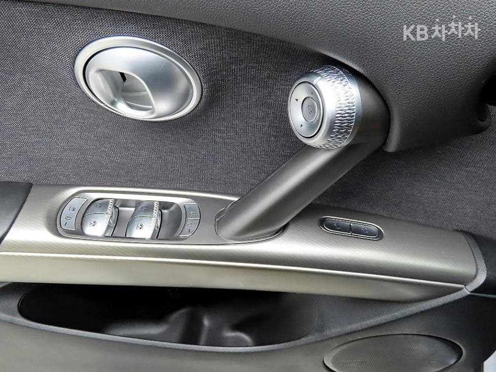 Дженезис GV60Стандартен 2WD Стандартен - 11