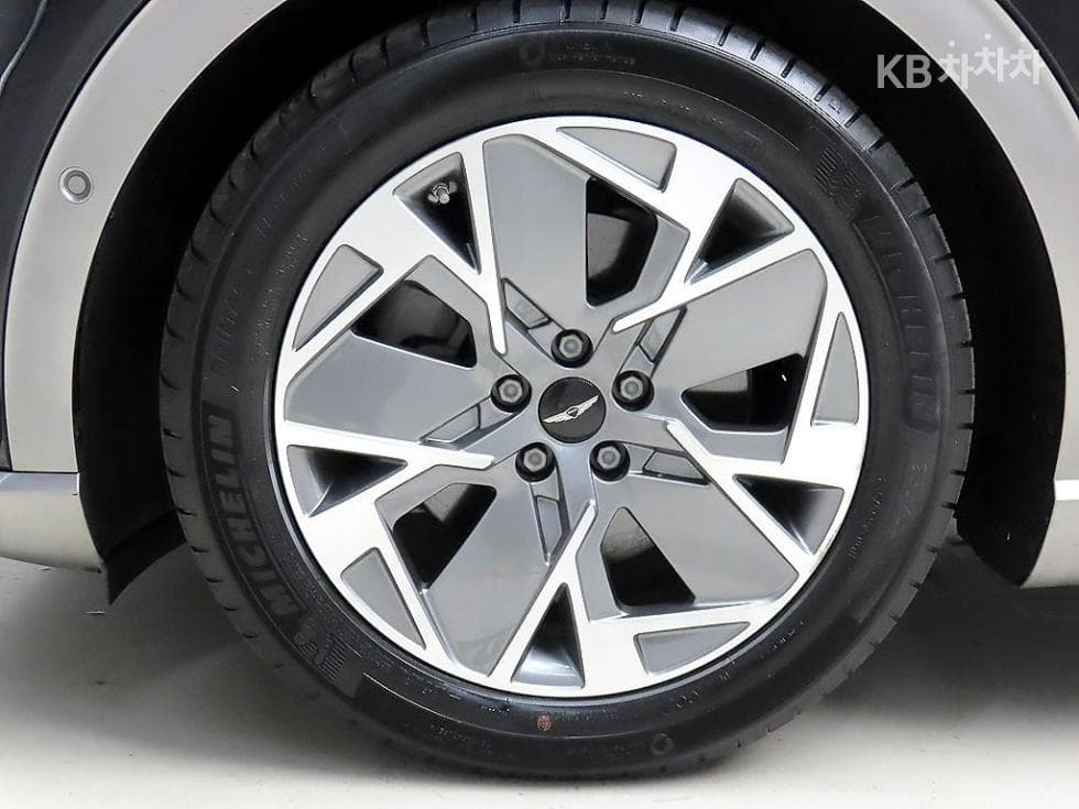 Дженезис GV60Стандартен 2WD Стандартен - 20