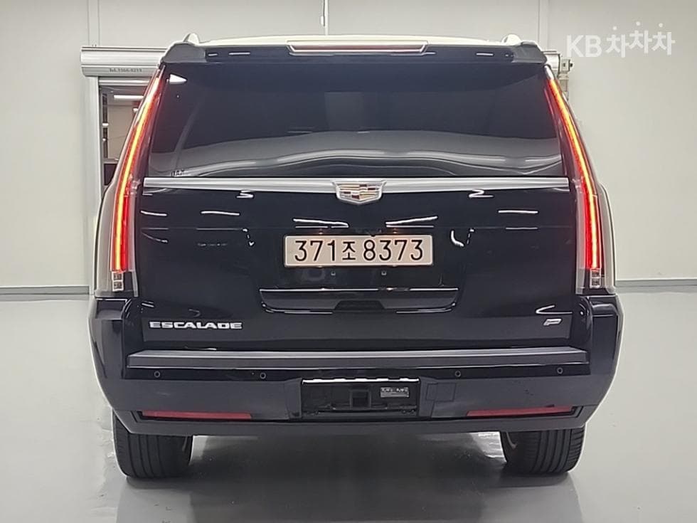 Cadillac ESCALADE (4th gen) 6.2 V8 ESV (14~) - Image 3