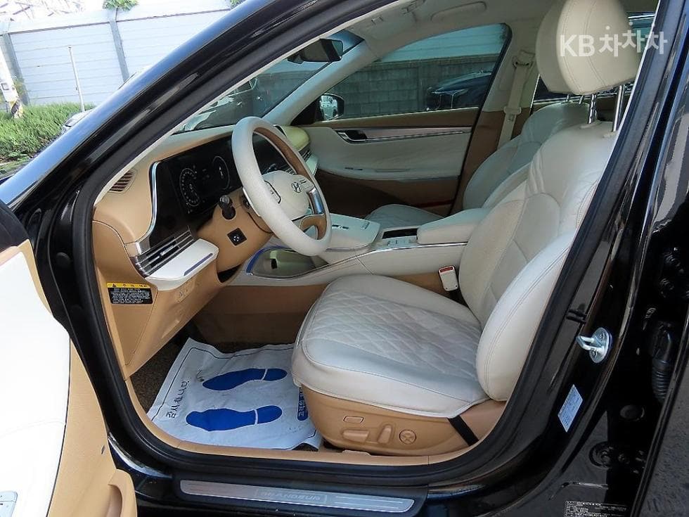 Hyundai The New Granger 2.5 Calligraphy - Image 4