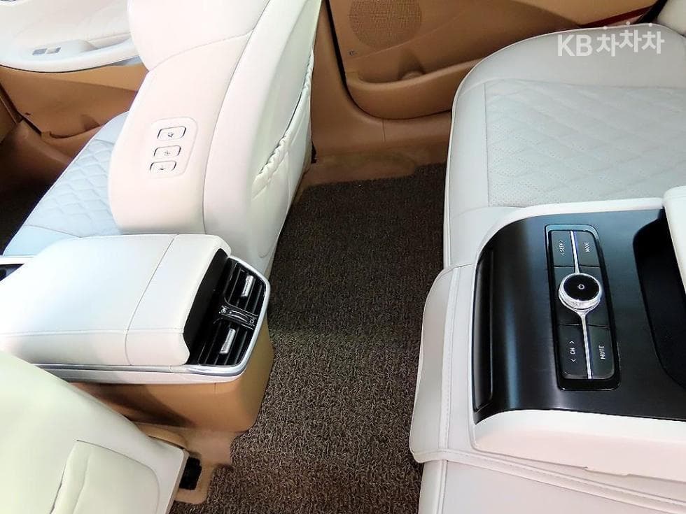 (179n2047)Hyundai The New Granger 2.5 Calligraphy - 16