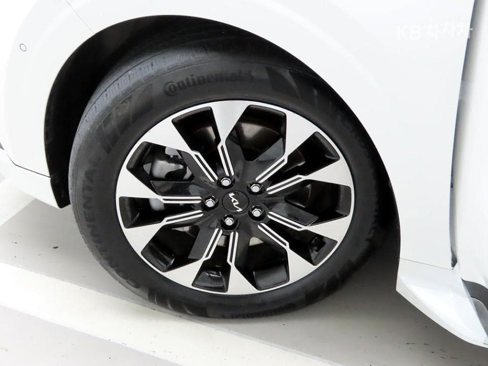 Киа Канивал 4-то поколениеВисок Лимузин (Канивал) G3.5 GDI 9-местен Signature - 19