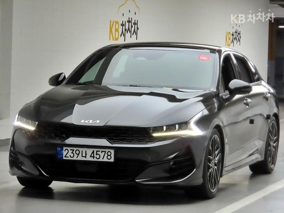 Kia K5 3rd Generation 1.6 GDI Turbo Signature - Image 1