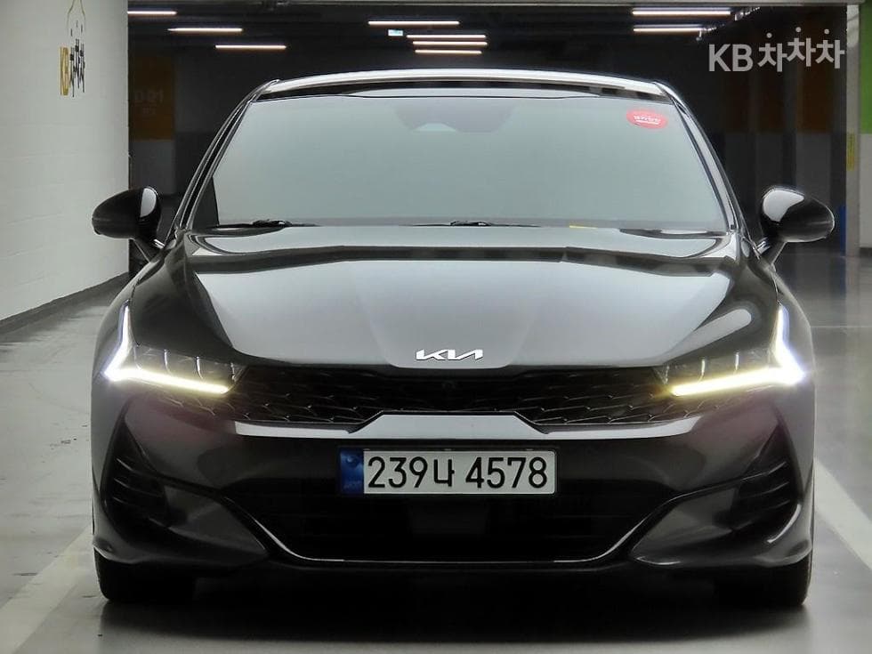 Kia K5 3rd Generation 1.6 GDI Turbo Signature - Image 2
