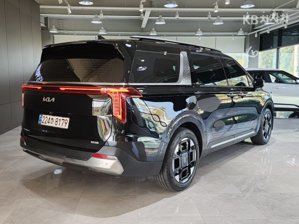 Kia The New Carnival Hybrid 4th Generation 1.6 HEV 7 Passenger Noblesse - Image 3