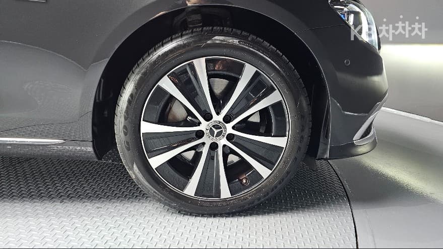 (278du6248)Mercedes-Benz E-Class (W213)E300e 4MATIC Exclusive - 5