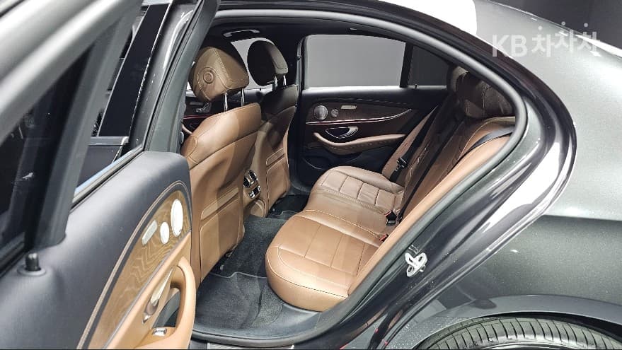 (278du6248)Mercedes-Benz E-Class (W213)E300e 4MATIC Exclusive - 11