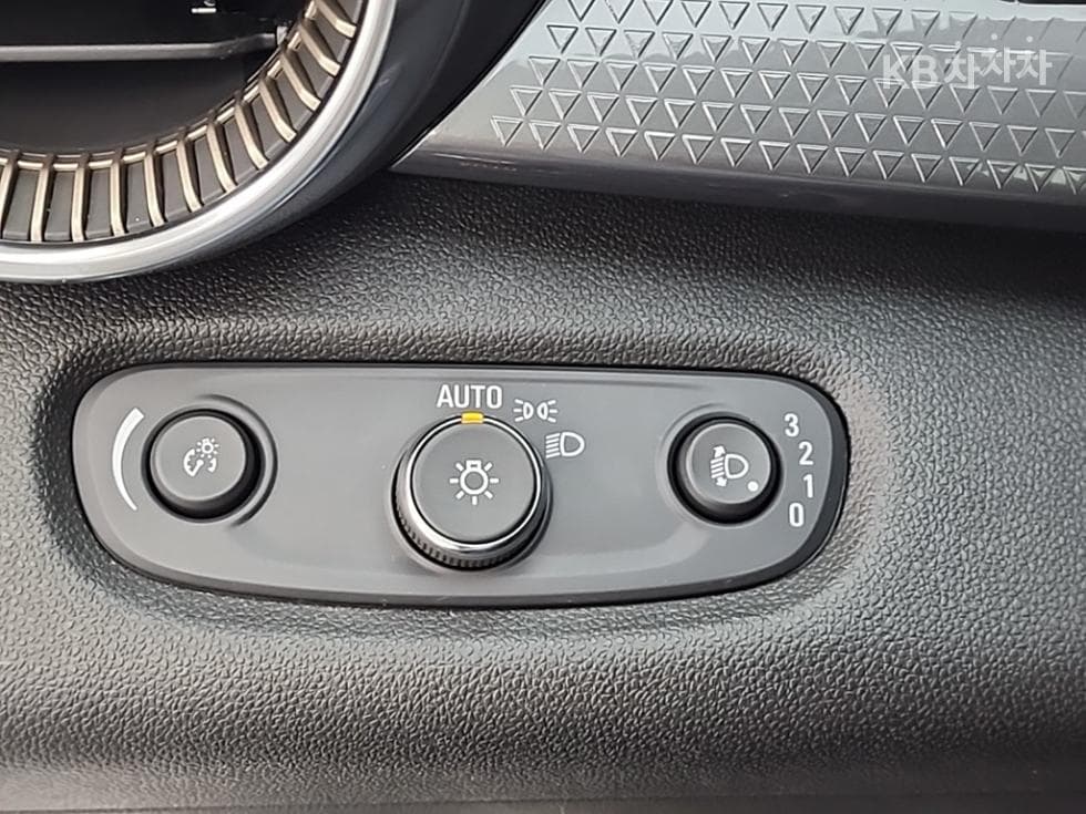 (133m2435)GM Trax Crossover 1.2L Gasoline 2WD ACTIV - 17