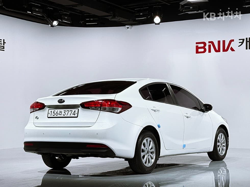 Kia The New K3 1.6 Gasoline Deluxe - Image 2