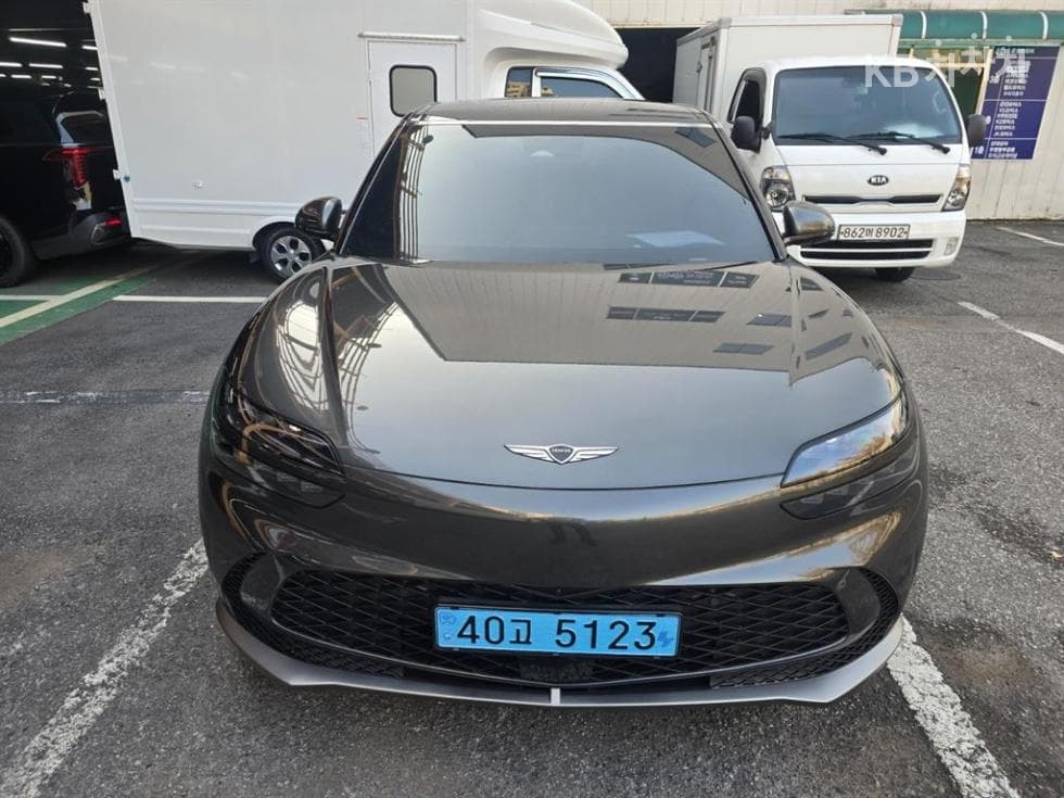 Дженезис GV60Стандартен 2WD Стандартен - 2