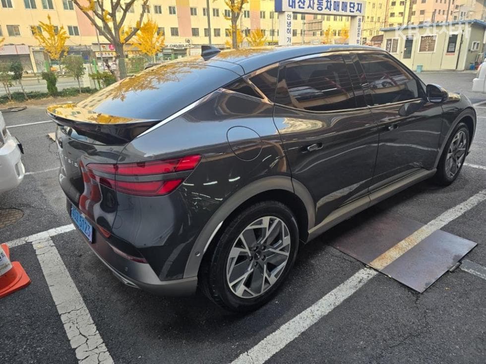 Дженезис GV60Стандартен 2WD Стандартен - 3