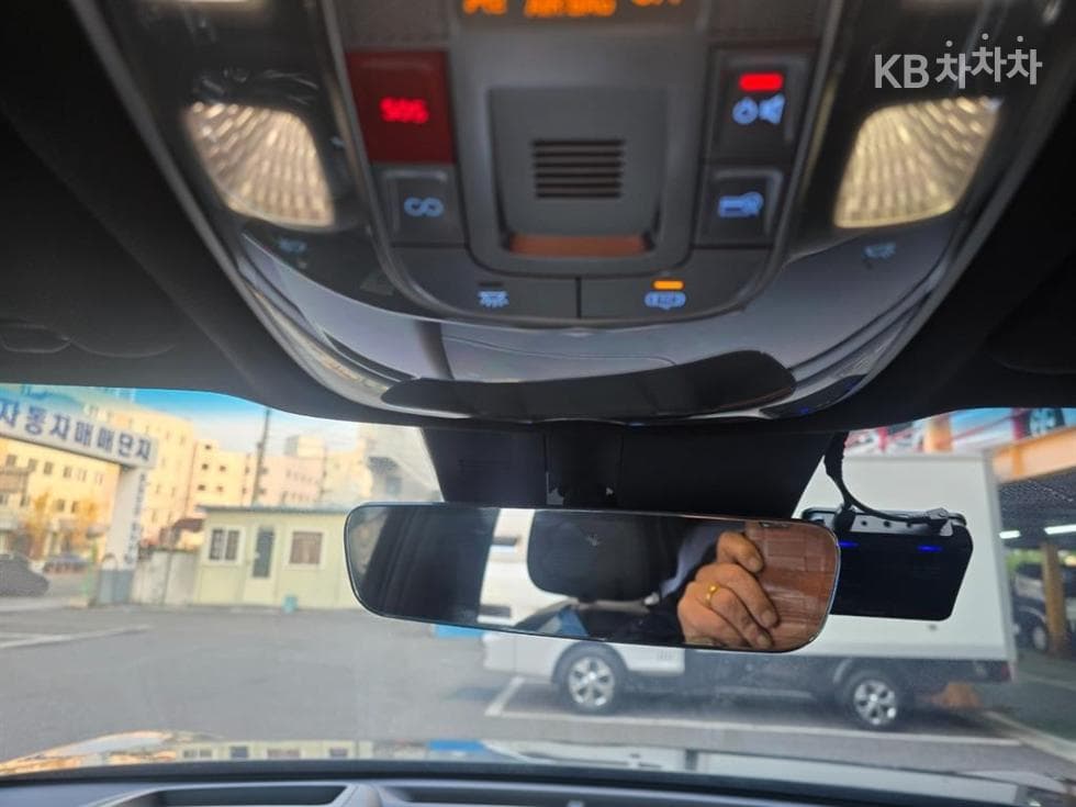 Дженезис GV60Стандартен 2WD Стандартен - 11