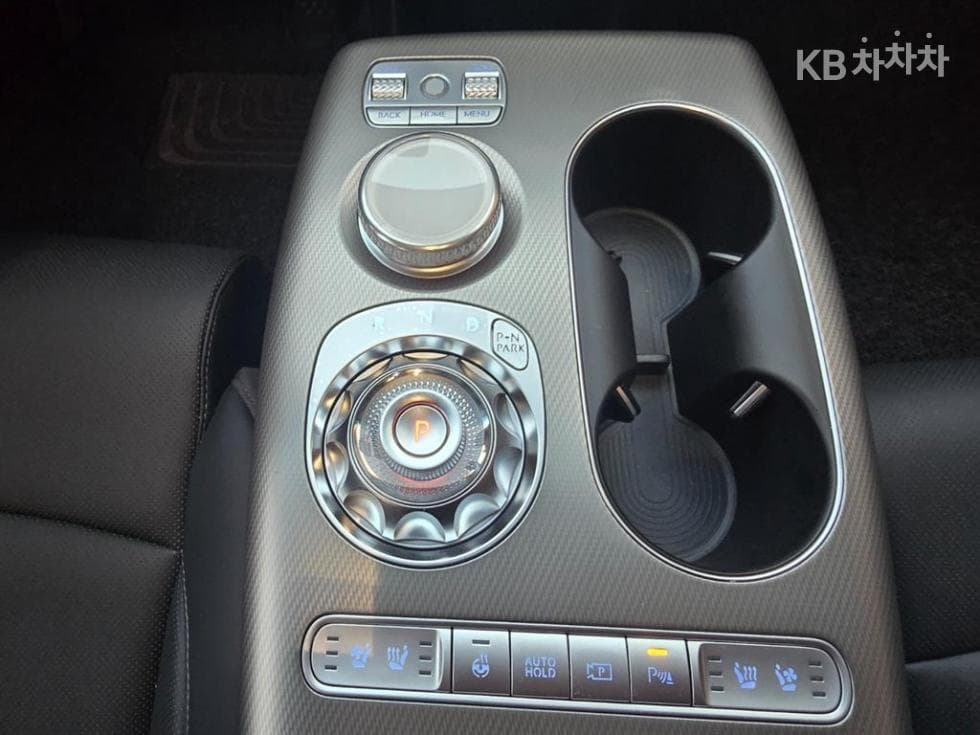 Дженезис GV60Стандартен 2WD Стандартен - 12