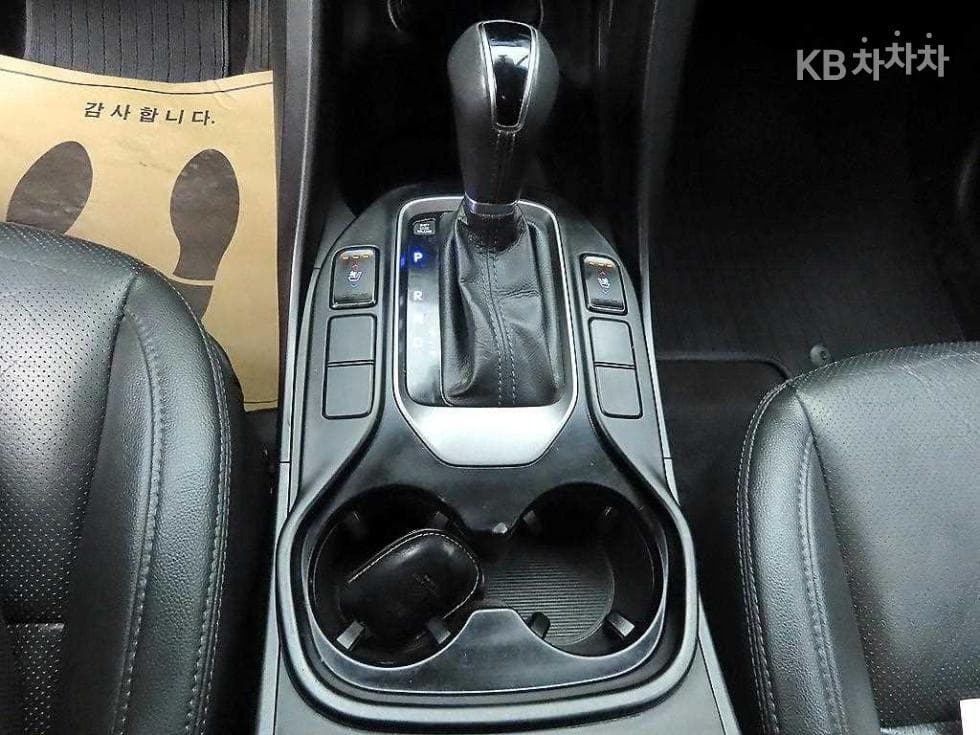 Хюндай Санта Фе DMХонда R-двигател 2.0 дизел 2WD PREMIUM Стандартен - 10