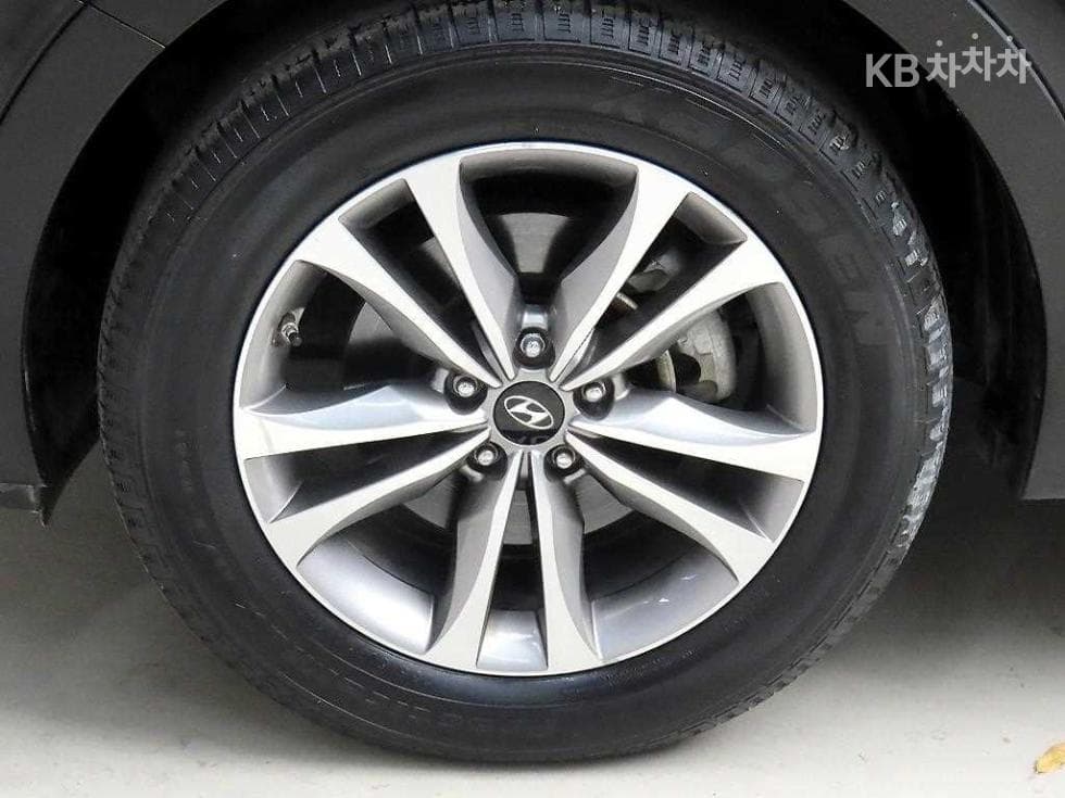 Хюндай Санта Фе DMХонда R-двигател 2.0 дизел 2WD PREMIUM Стандартен - 19