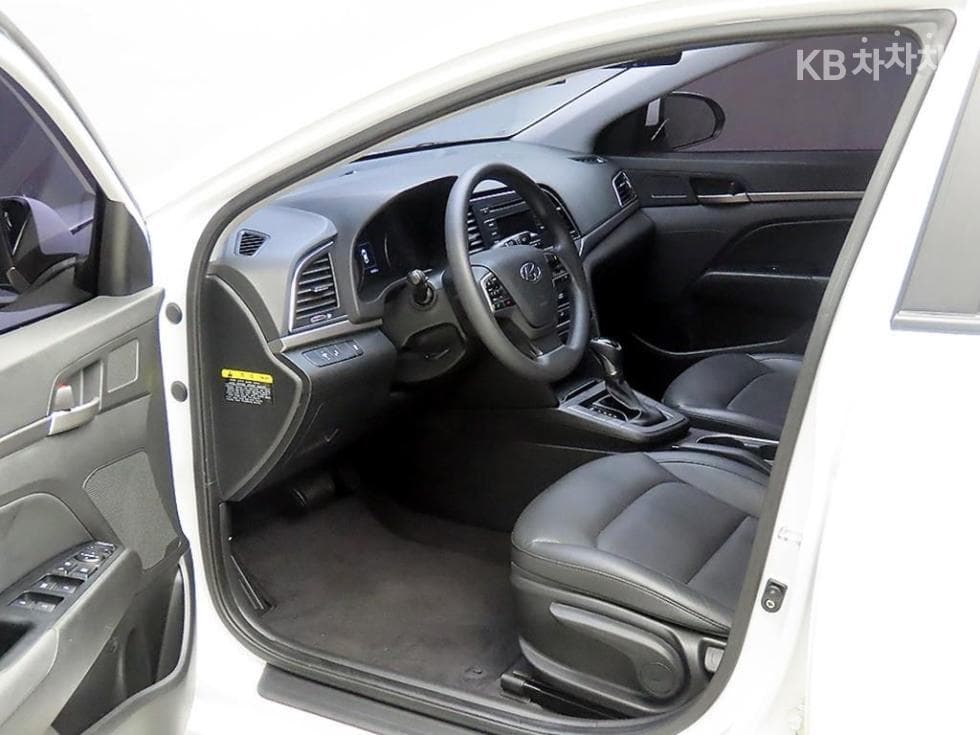 Хюндай Avante (Elantra)AD1.6 GDi Value Plus - 5
