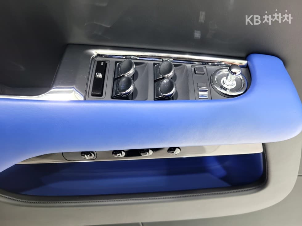 롤스로이스 Ray (van)스6.6 Standard - 8