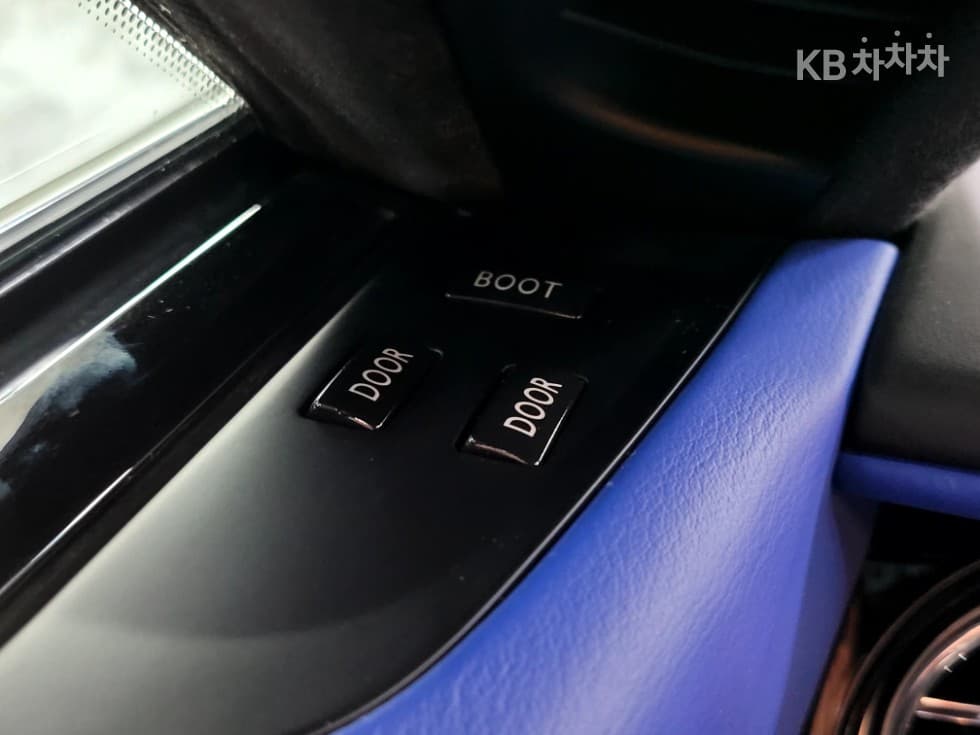 롤스로이스 Ray (van)스6.6 Standard - 10