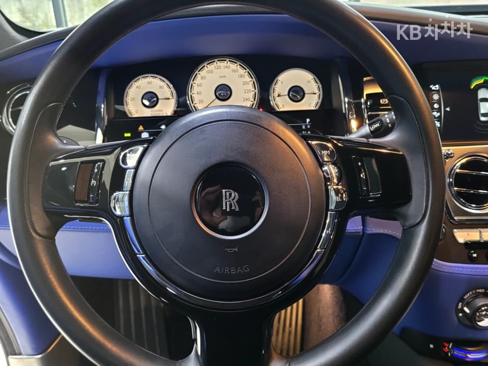 롤스로이스 Ray (van)스6.6 Standard - 12