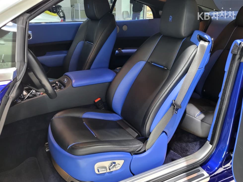 롤스로이스 Ray (van)스6.6 Standard - 23