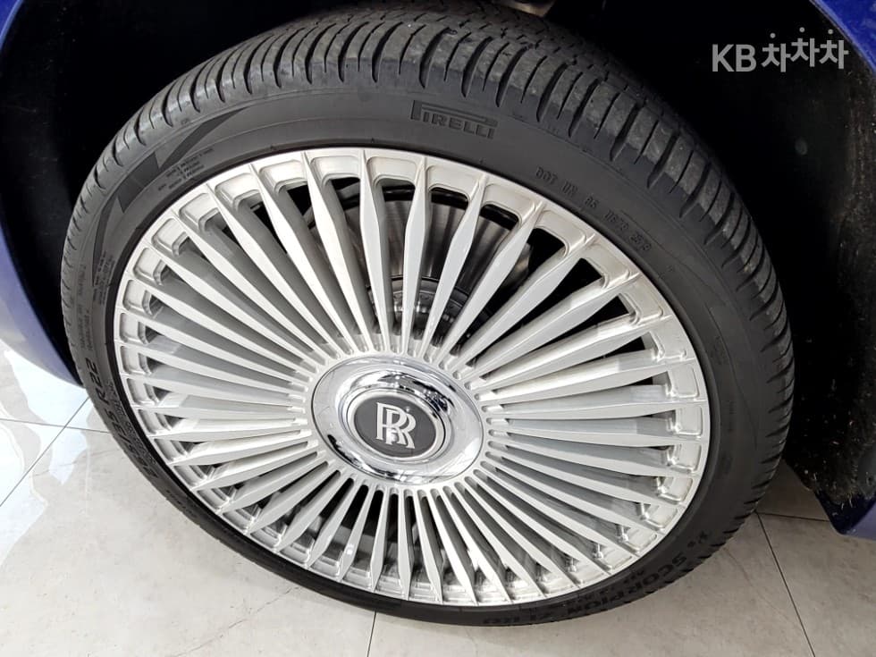 롤스로이스 Ray (van)스6.6 Standard - 32