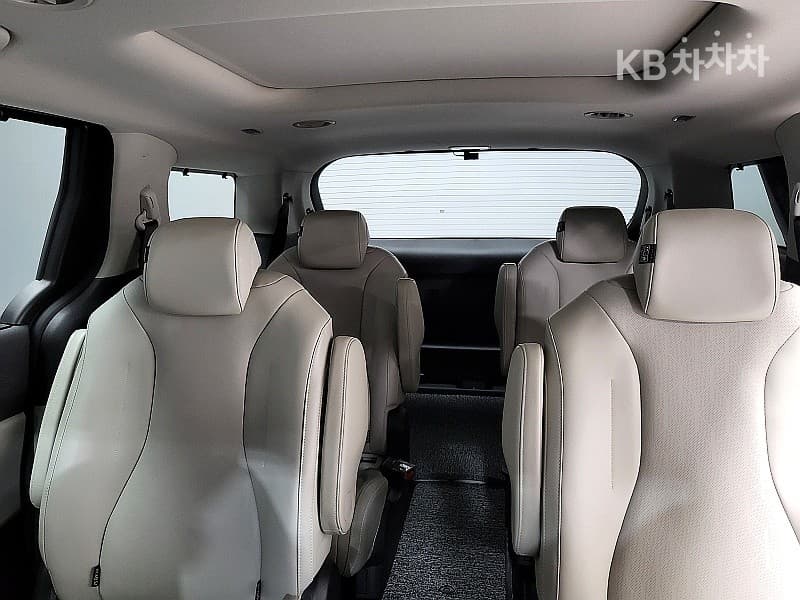 Kia Carnival 4th generationD2.2 9-seater Noblesse - 10