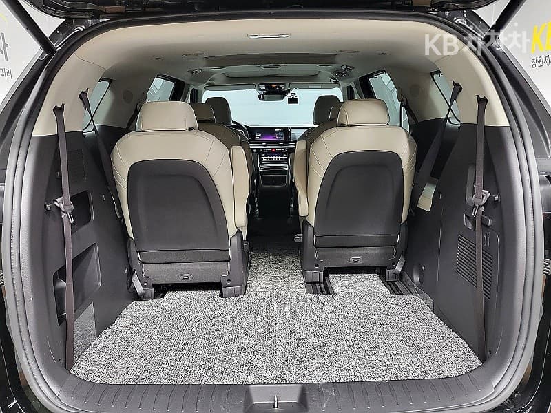 Kia Carnival 4th generationD2.2 9-seater Noblesse - 11