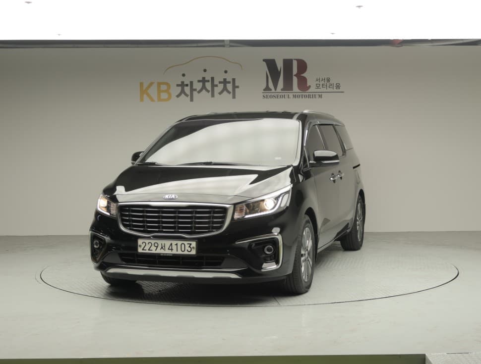 Kia The New (facelift) Carnival9-seater 2.2 Diesel Luxury - 4
