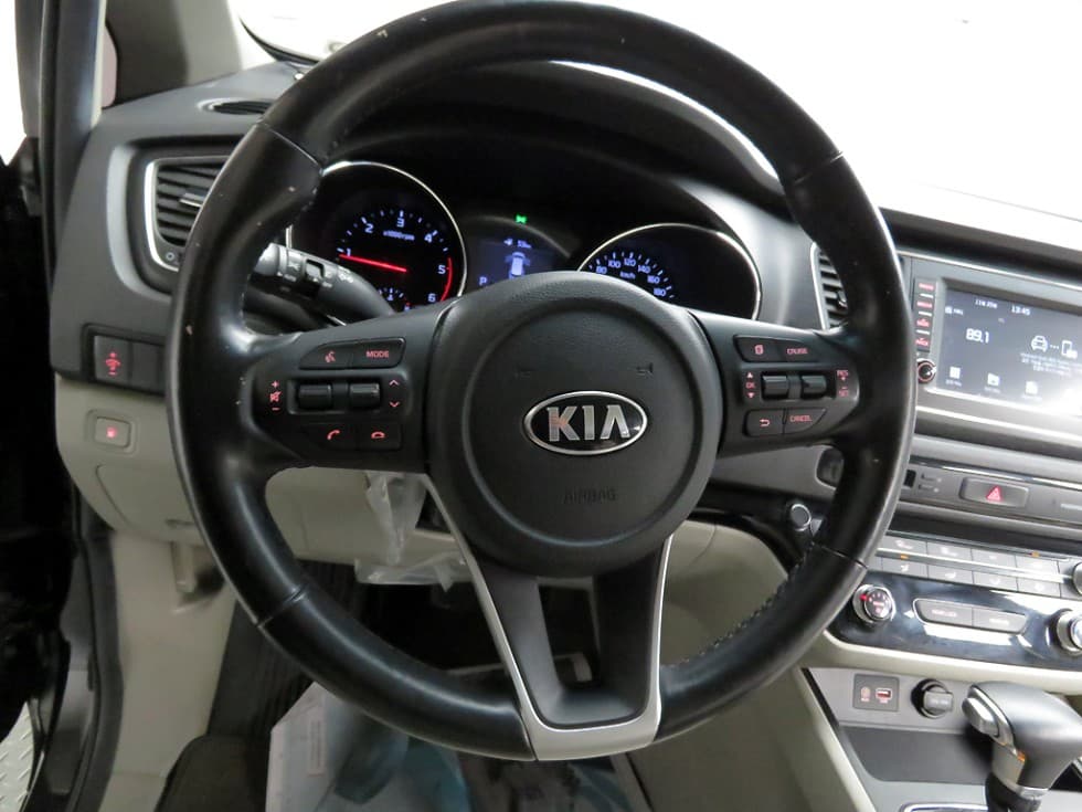 Kia The New (facelift) Carnival9-seater 2.2 Diesel Luxury - 9