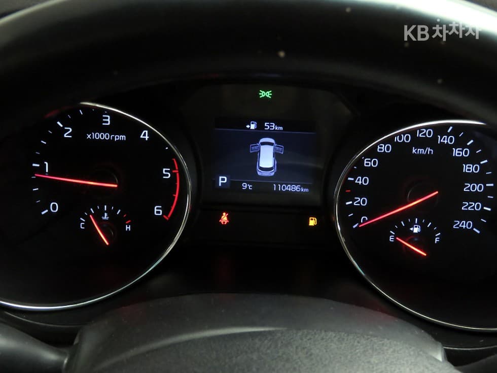 Kia The New (facelift) Carnival9-seater 2.2 Diesel Luxury - 10