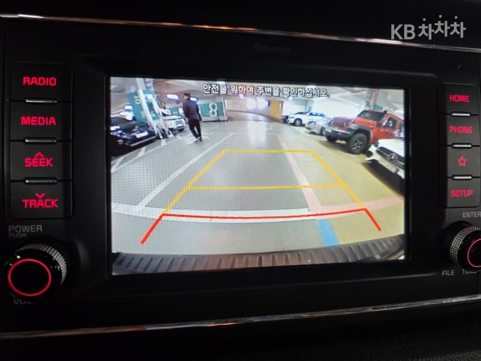 Kia The New (facelift) Carnival9-seater 2.2 Diesel Luxury - 29