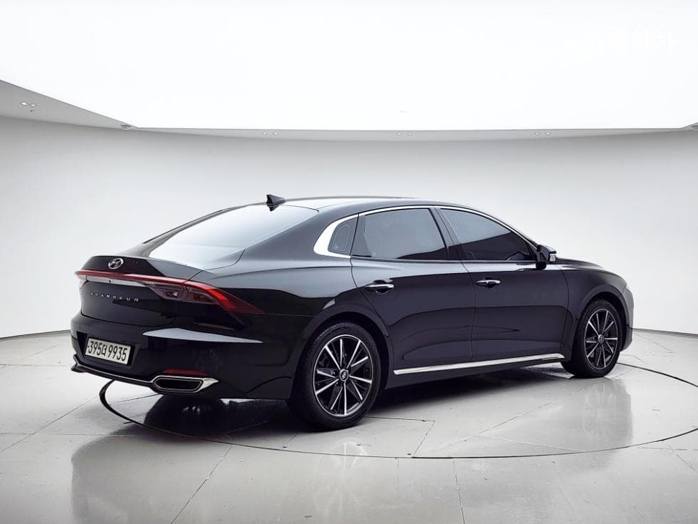 Хюндай The New (фейслифт) Grandeur (Azera)2.5 Le Blanc - 2